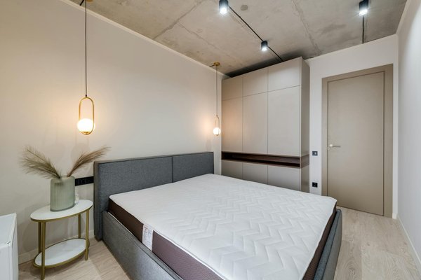 Revitalize your uk garden: expert secrets to thriving vertical oasis